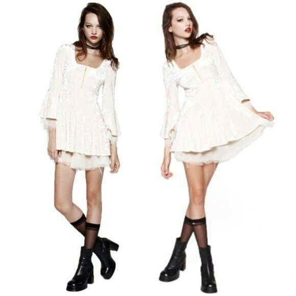 UNIF Poison Ivy Velvet Dress - Picture 11 of 12